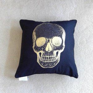 Thro Home by Marlo Lorenz Metallic Gold Skull 20"x20" Gothic Halloween Pillow